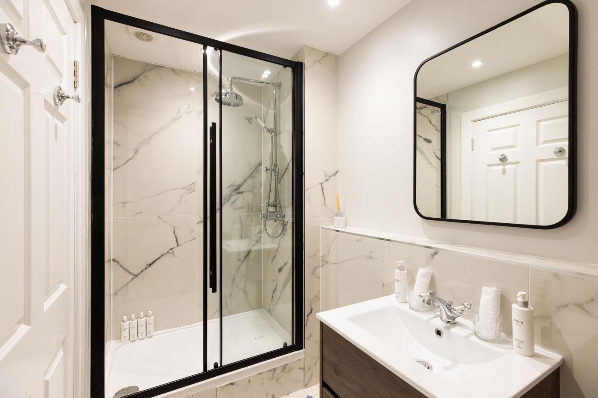 Righ Properties - Luxurious City Centre Three Bedroom Apartment 爱丁堡 外观 照片